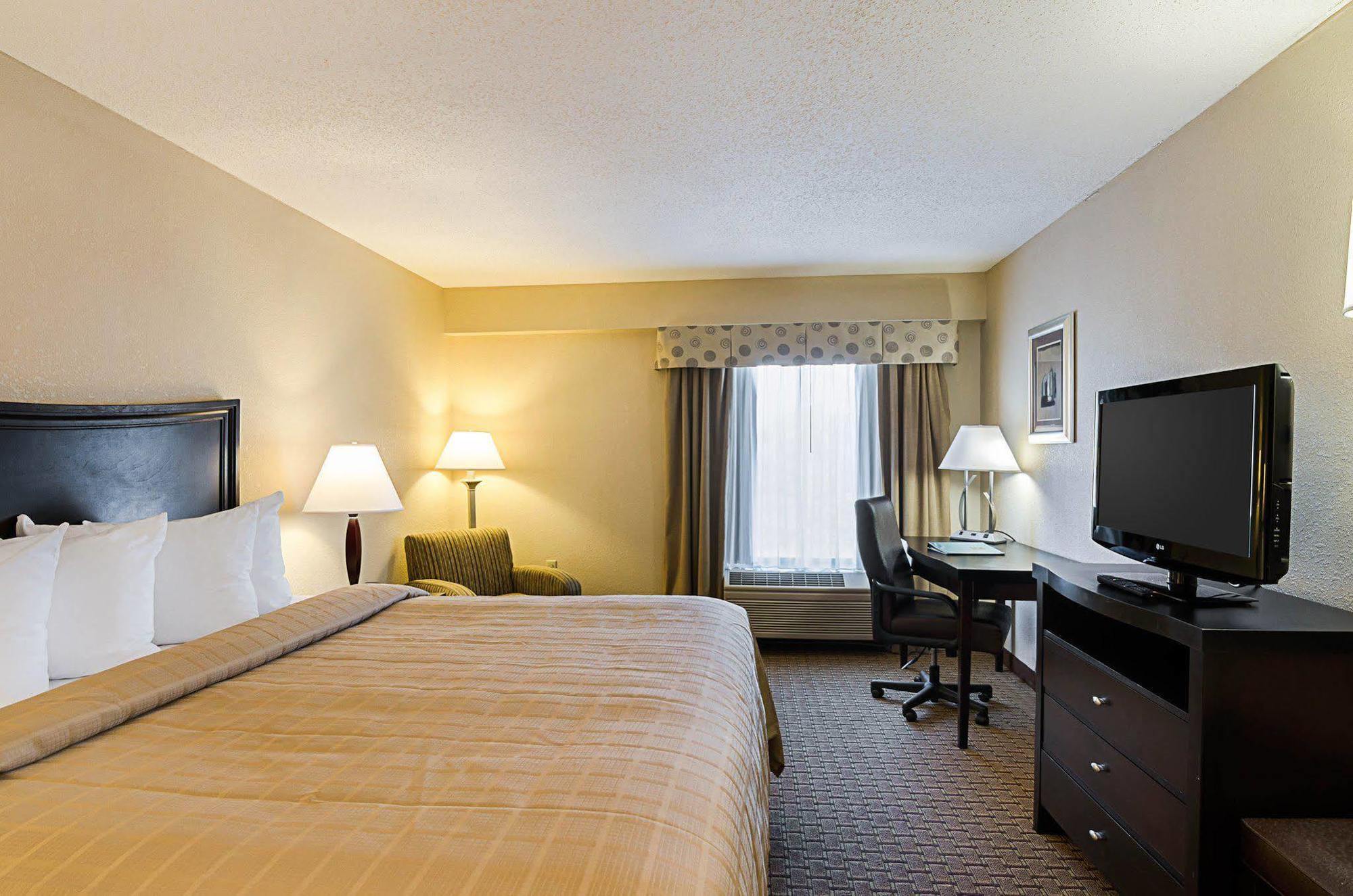 Quality Inn Troutville - Roanoke North Exterior foto